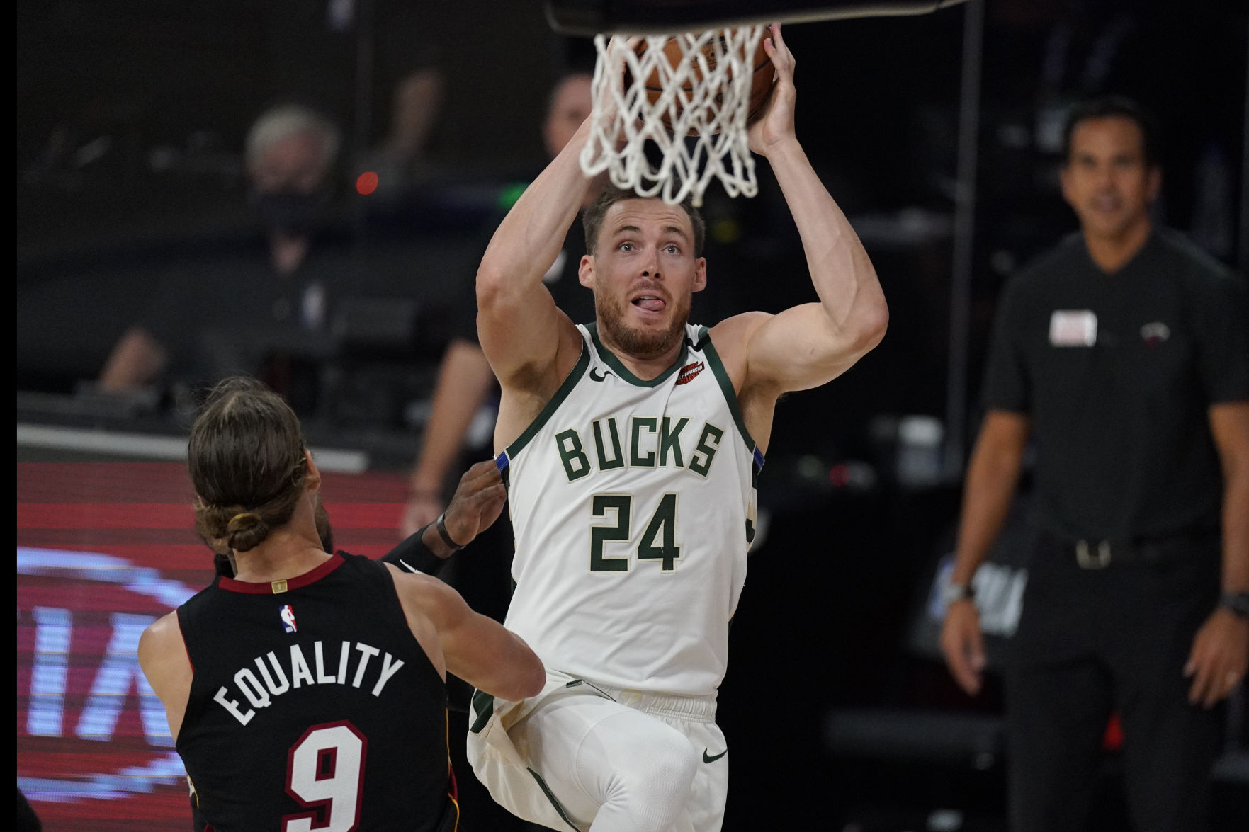 Heat 103, Bucks 94